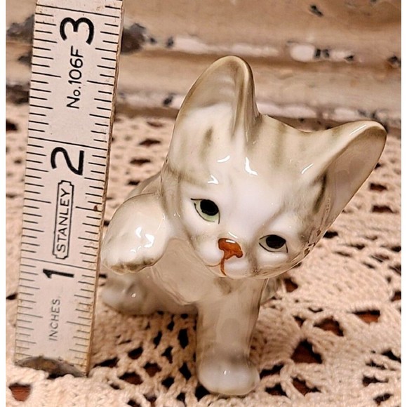 Vintage Porcelain Grey Cat Kitten w/ Stripes Ready to Play Figurine - Picture 4 of 4
